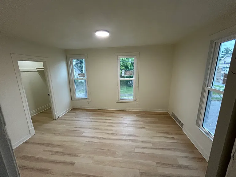 232 Ferris St #3 — Photo 7