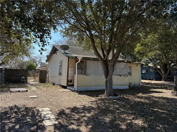 1409 E Santa Gertrudis St, Kingsville, TX 78363