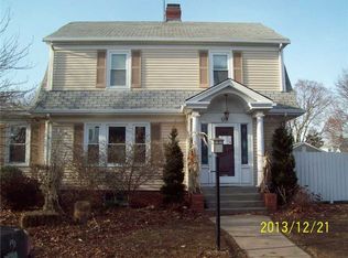 99 Crothers Ave, Cranston, RI 02910