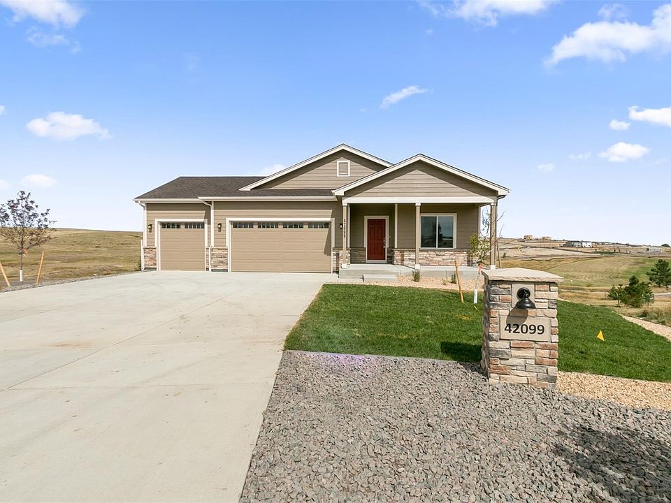 1st image of 42099 N Pinehurst Cir
