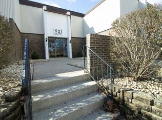 521 73rd St APT 104, Downers Grove, IL 60516