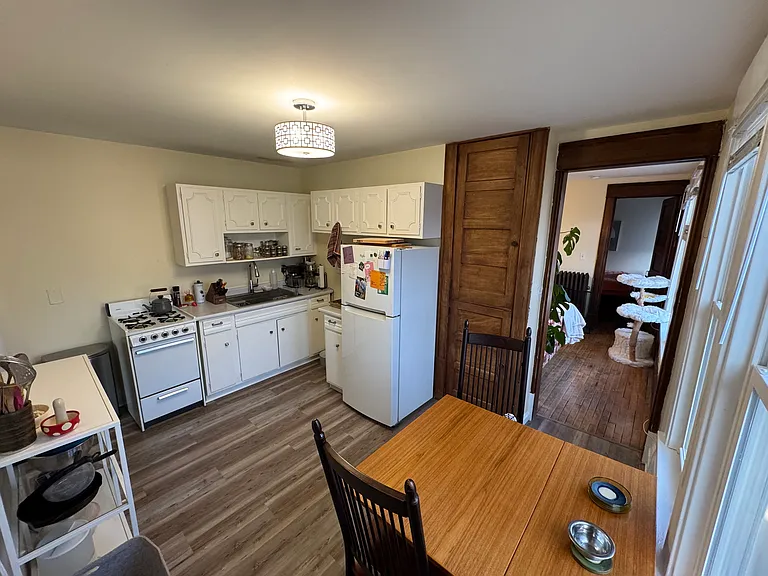2530 Dupont Ave S #204 — Photo 8