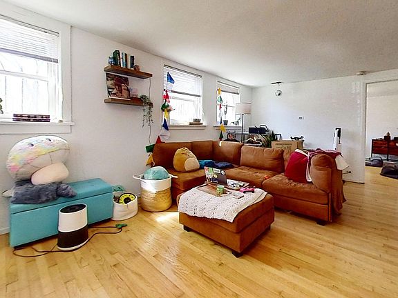2nd image of 4649 N Malden St #4653-G