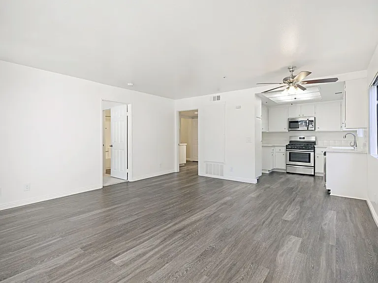 2567 Orange Ave — Photo 12
