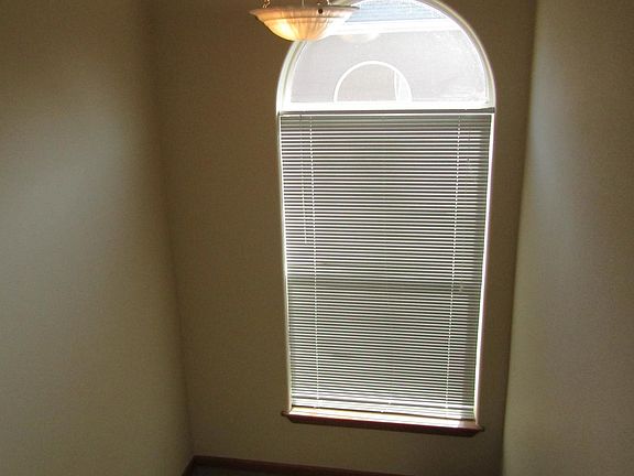 5th image of 15319 Ash Way APT F1