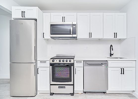 1st image of 819 9th Ave APT 2S