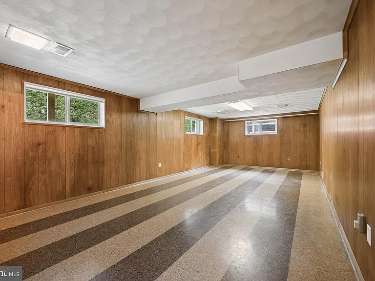 7016 Hopewood St — Photo 48