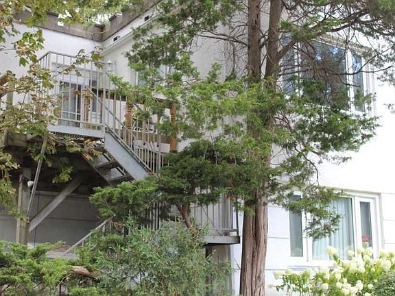 2nd image of 1395 Hurontario St