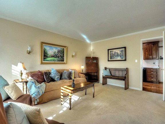 4th image of 6567 Hampton Dr