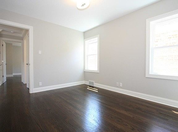 5th image of 4587 N Melvina Ave