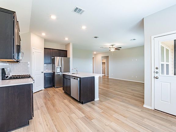 5th image of 448 Sebring Cir