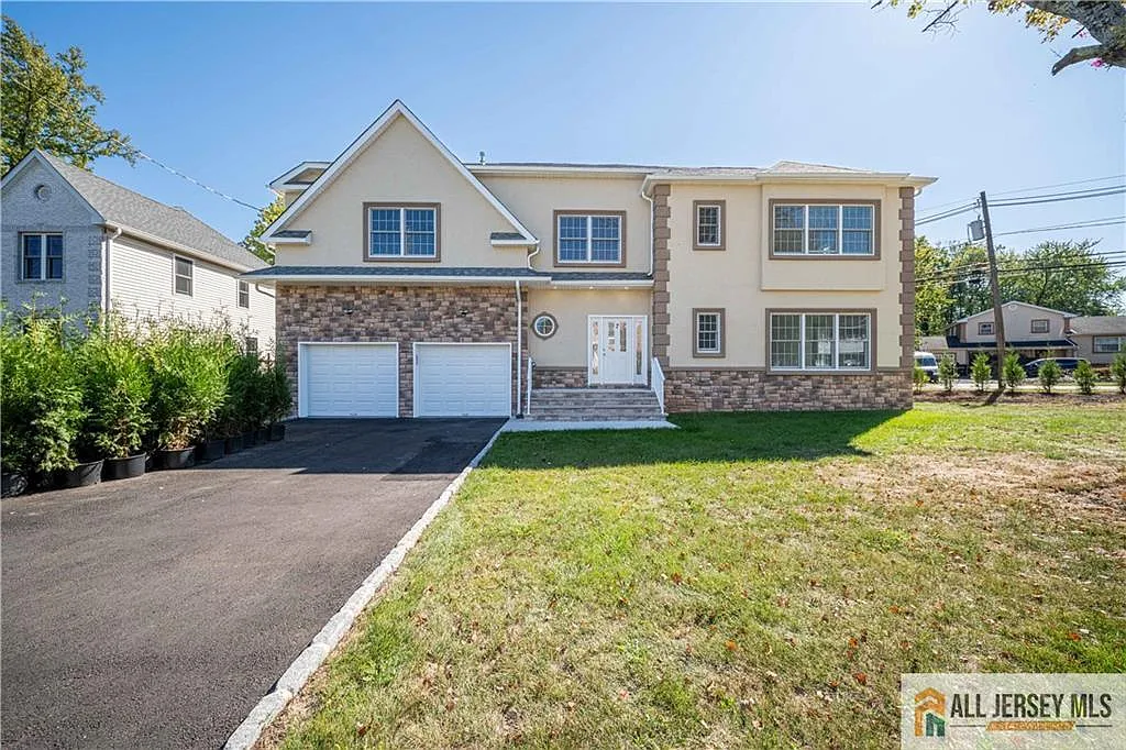 4 bed, 4.5 bath, 3181 sqft, $5,800 — Photo 2