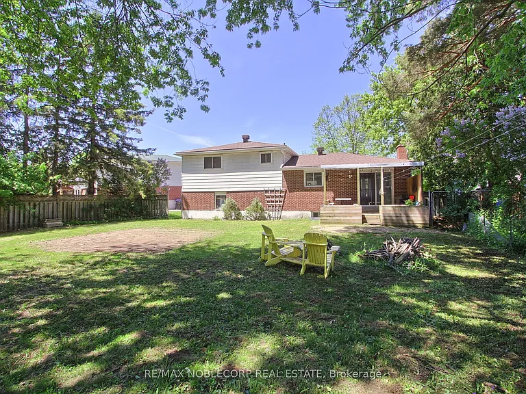 17 Larkdale Cres — Photo 41