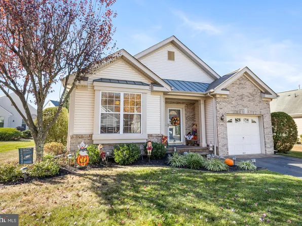 111 Glengarry Ln, Hainesport, NJ 08036