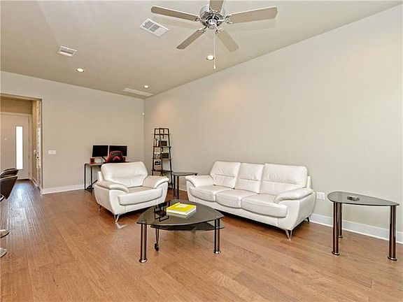 5th image of 3108 E 51st St Unit 1402