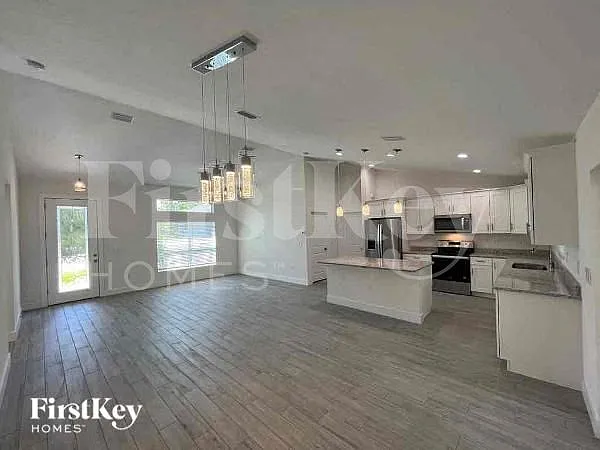 7411 Wycliff Dr — Photo 2