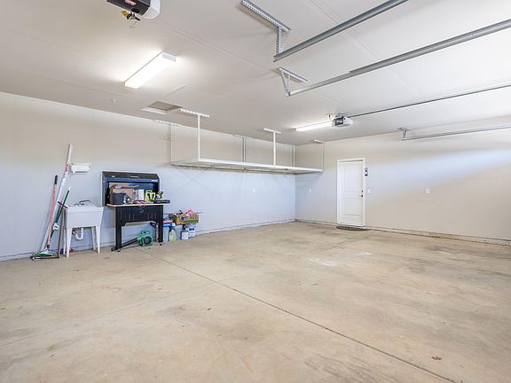 4th image of 6418 Beretta Ln