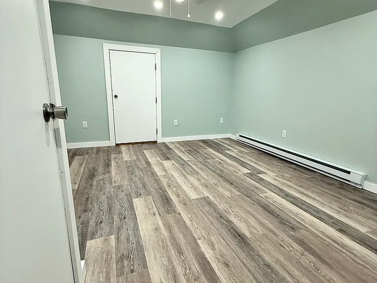 242 Washington Blvd #1/2 — Photo 5
