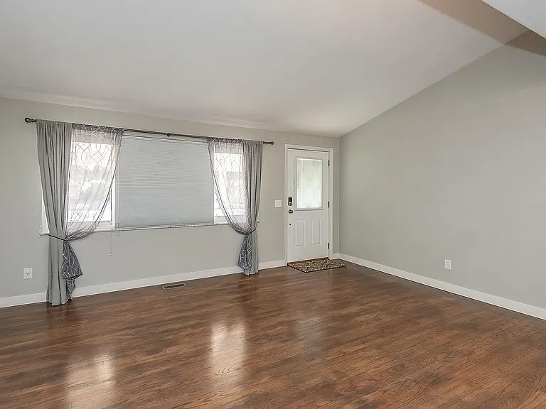 317 S Pam Ave — Photo 24
