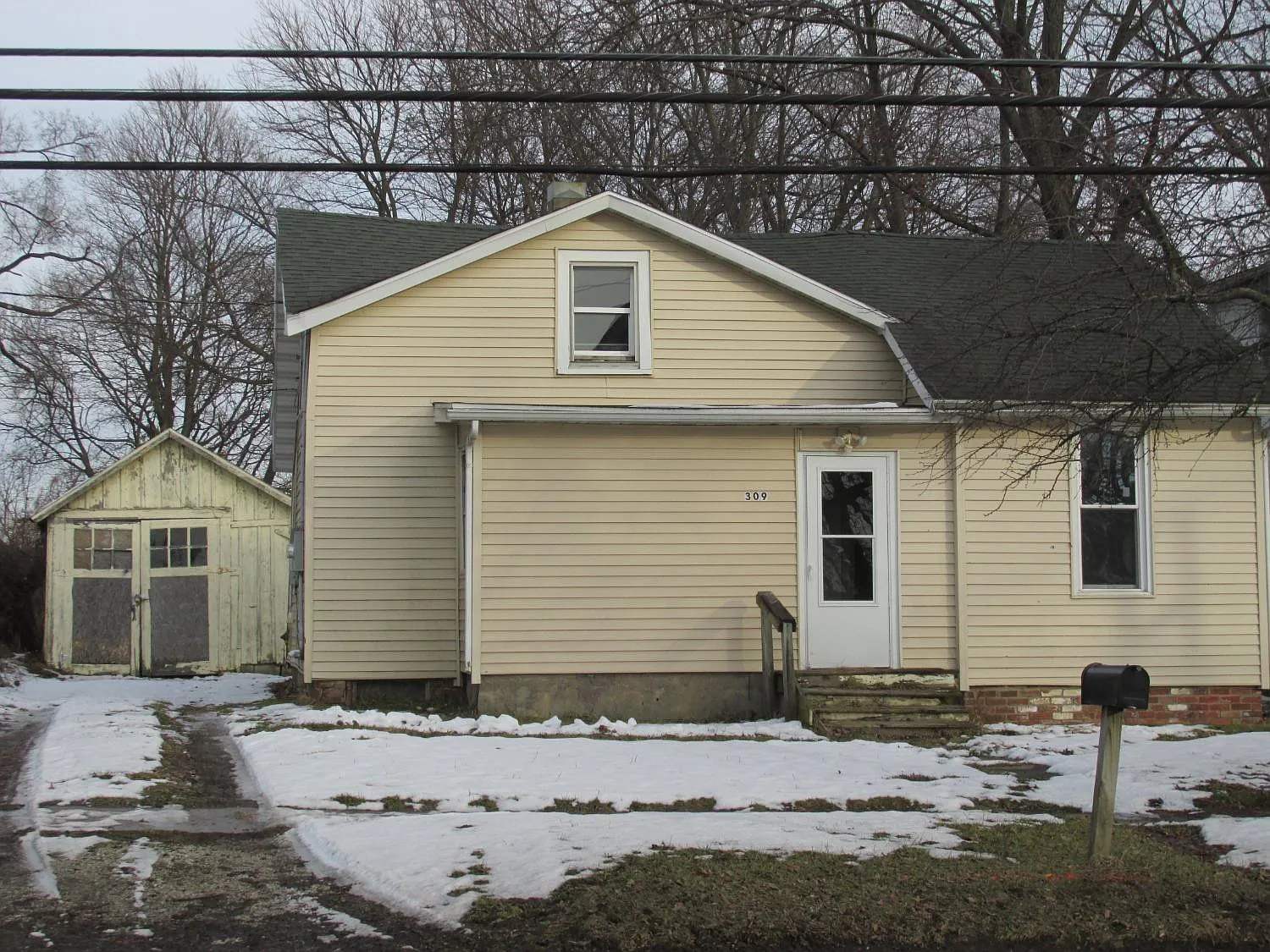 309 Park St photo 1