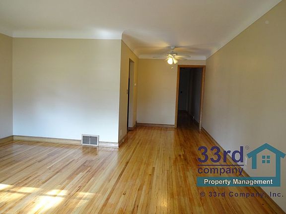 3rd image of 2540 Lincoln St NE