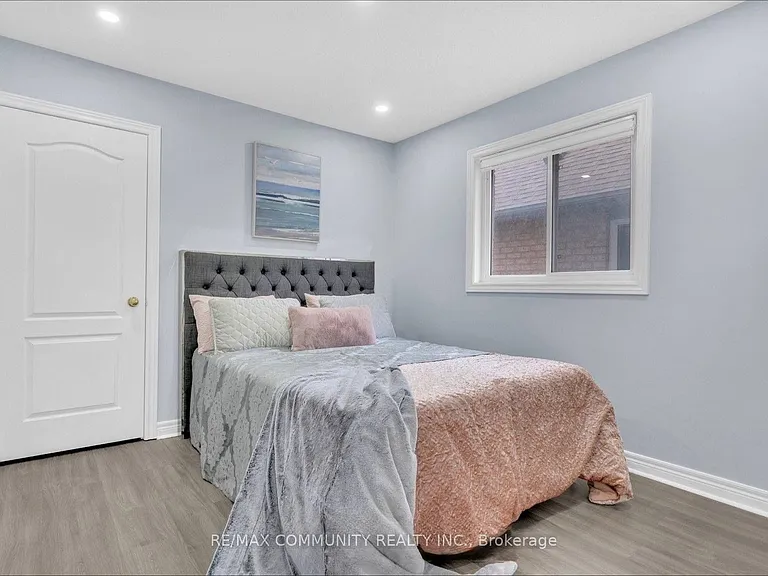 76 Seasons Dr — Photo 7