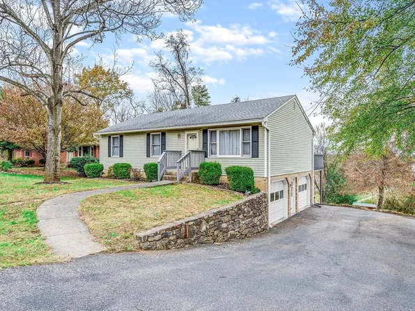 4209 Hillbrook Cir, Roanoke, VA 24018