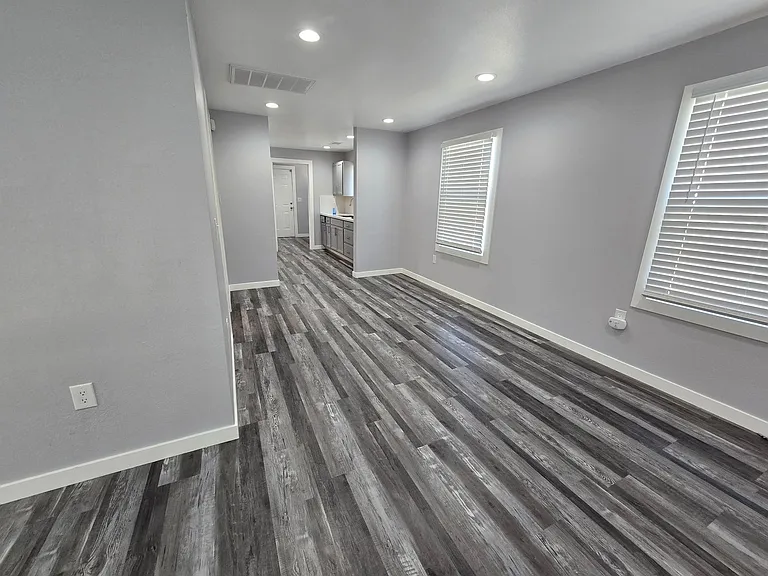 151 E Alexander Ave — Photo 3