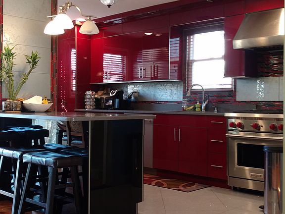 4th image of 8616 261st St