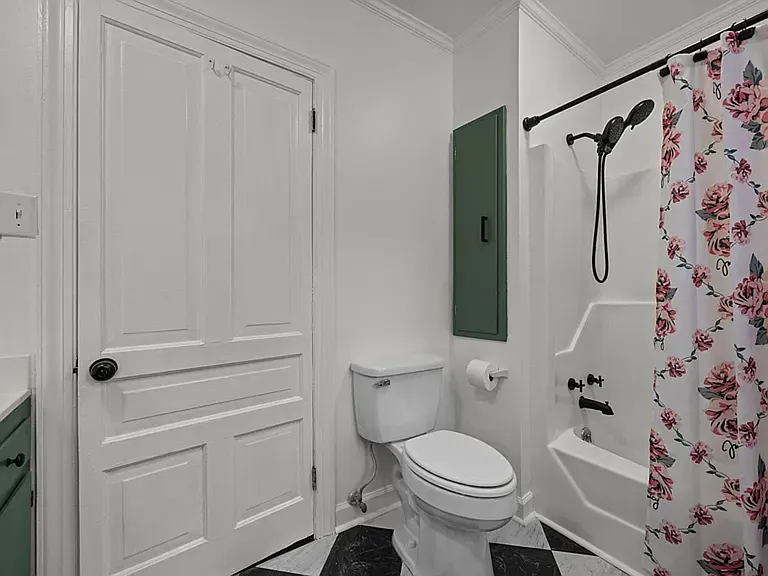 230 Chavasse Ave — Photo 4