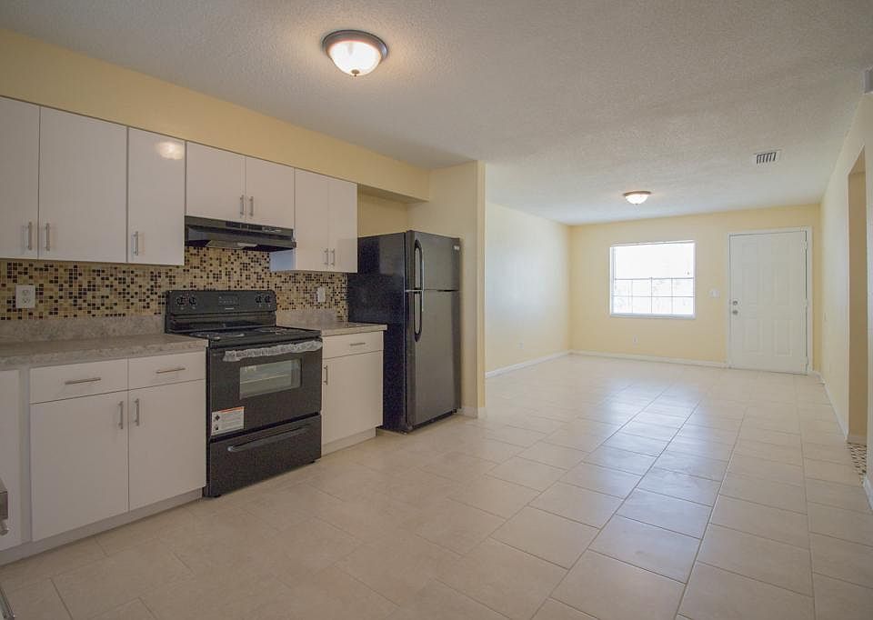 1st image of 1012 S Hoagland Blvd