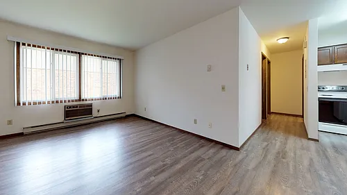Richard Arms Apartments Photo 1