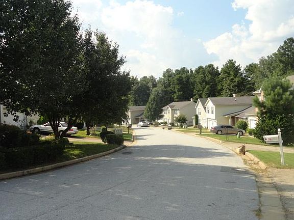 3rd image of 799 Kilkenny Cir