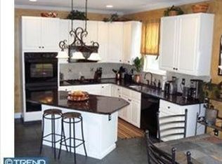 445 Longleaf Dr, Perkasie, PA 18944