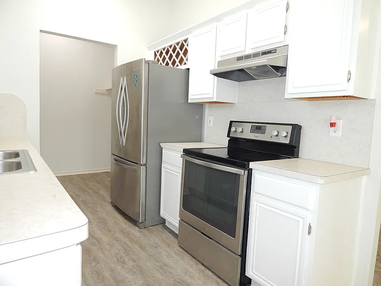 1412 Wesley Dr — Photo 11