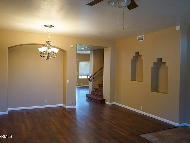 541 N Danielson Way — Photo 4