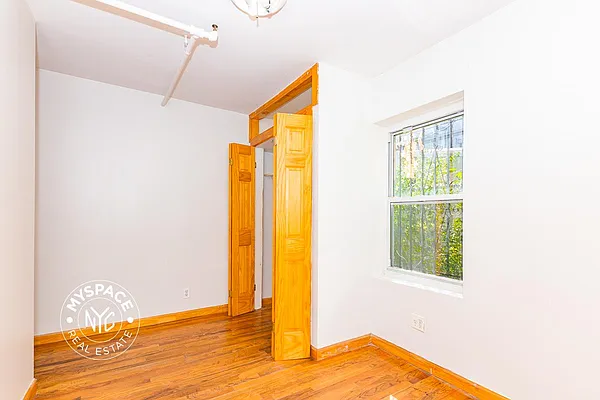 Rented by MySpaceNYC | media 10