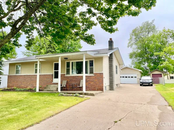2211 26th Ave S, Escanaba, MI 49829
