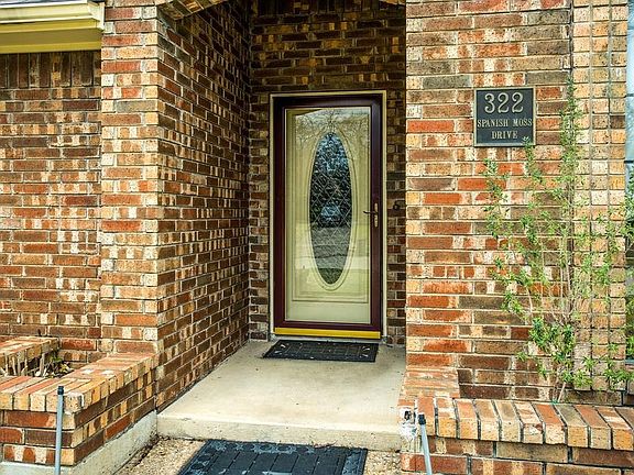 5th image of 322 Spanish Moss Dr