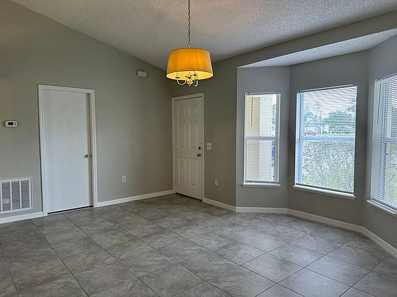 3rd image of 65 Robinson Dr