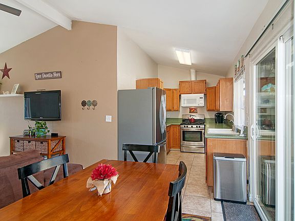 4th image of 2871 Roseann Ave