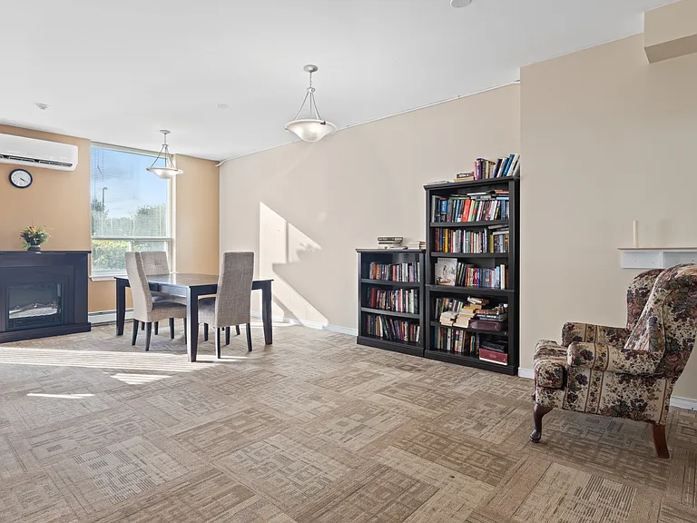 310 Bath Rd — Photo 10