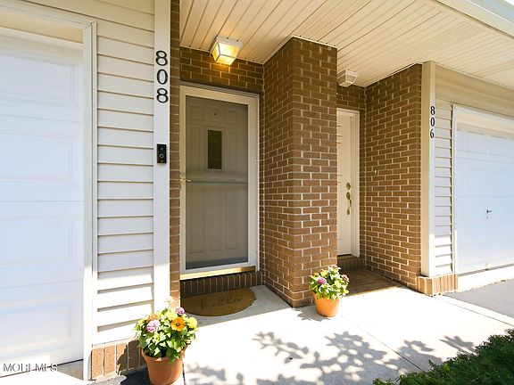 2nd image of 808 4th Avenue
