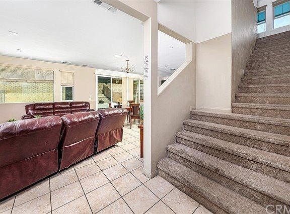 4th image of 15726 Hanover Ln