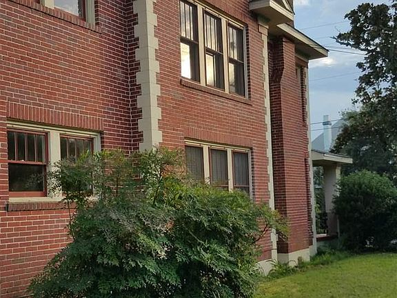 3rd image of 820 N Baylen St
