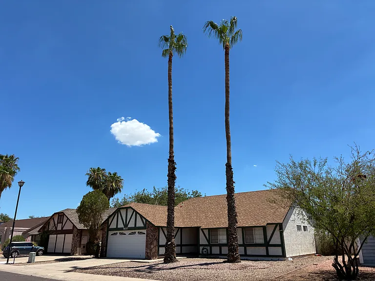 5637 W Yucca St — Photo 2
