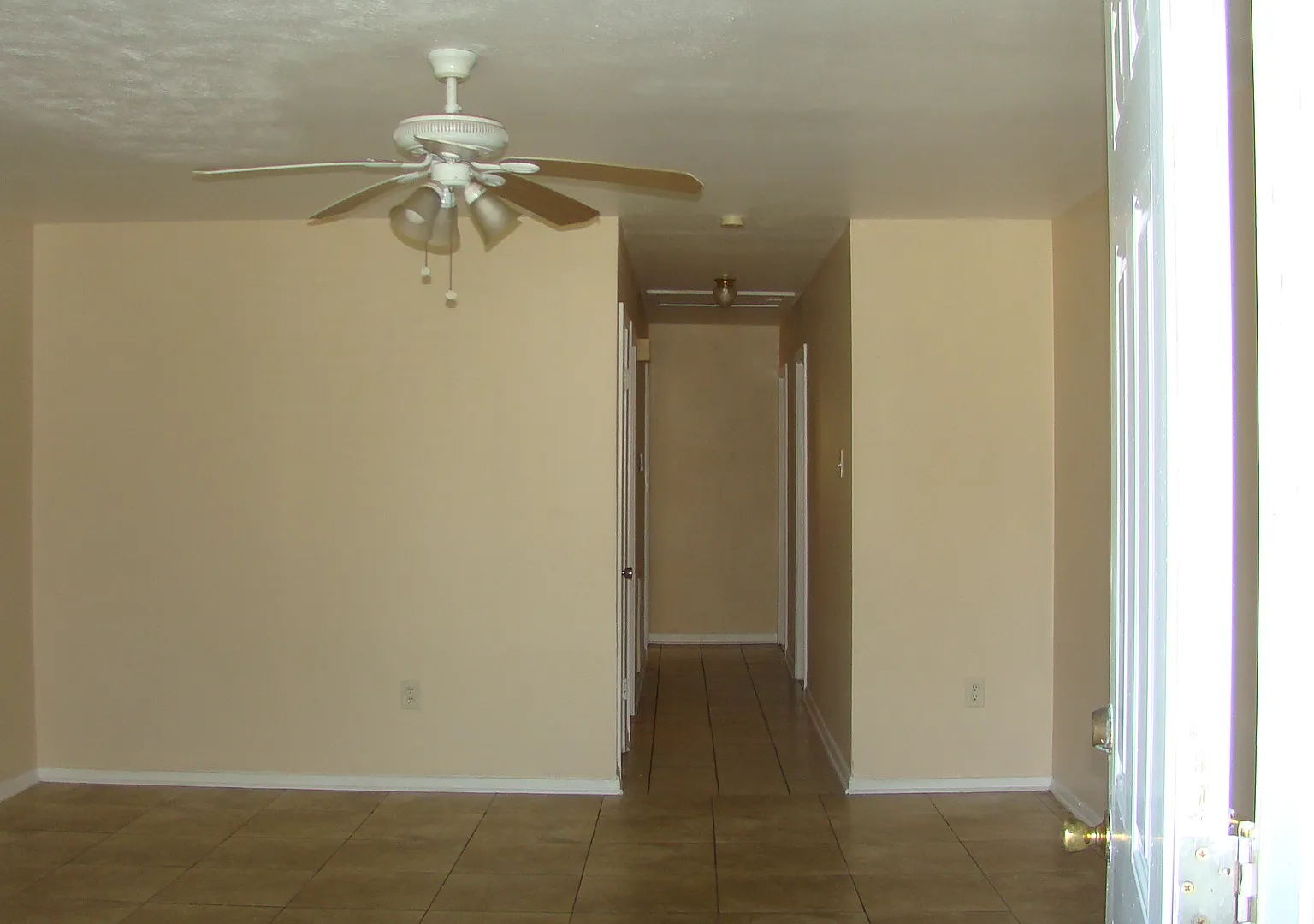 3 bed, 1500 sqft, $1,700 — Photo 3