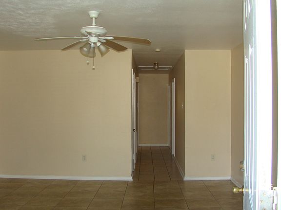 Livingroom from front door