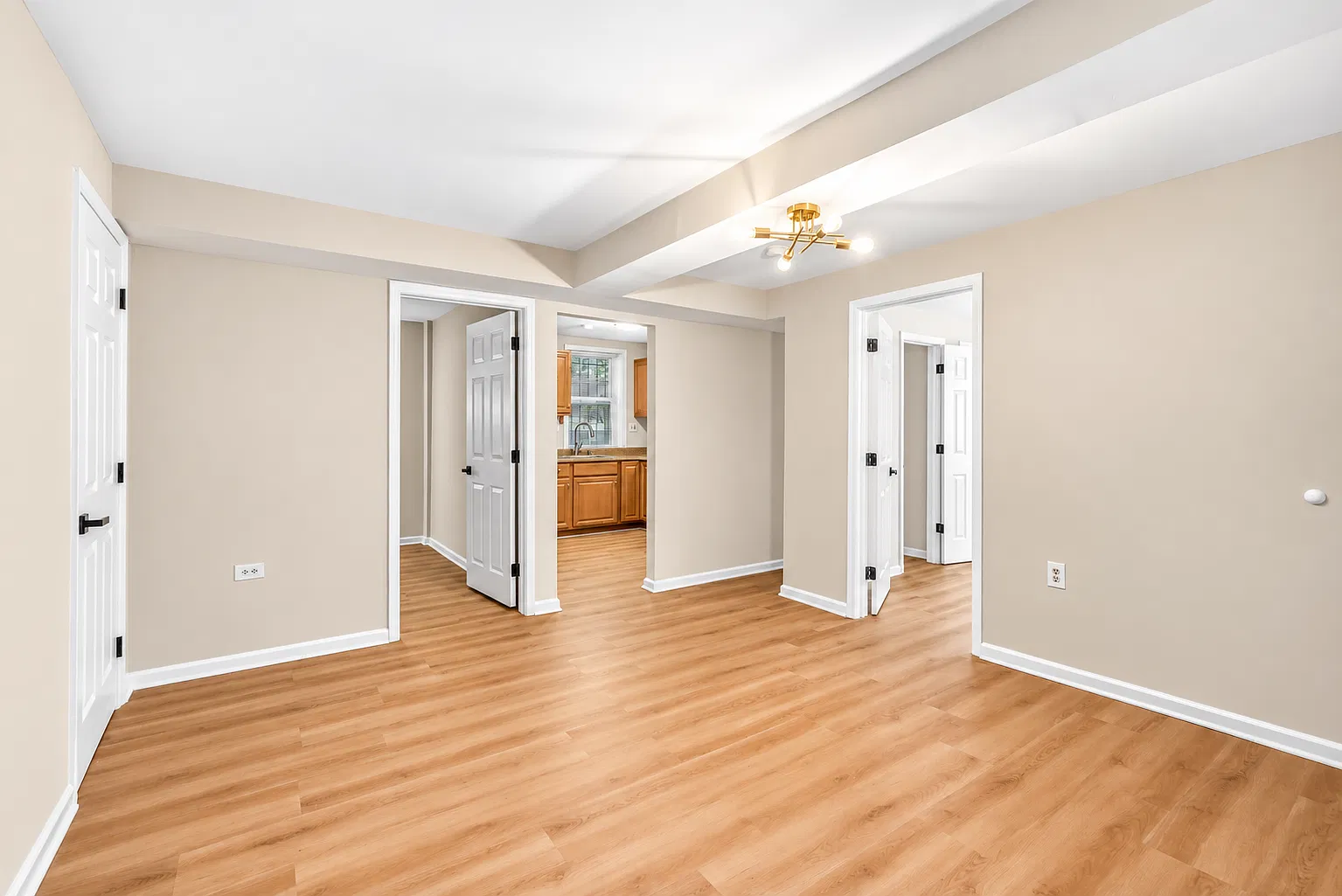 4554 MacArthur Blvd NW - 3 — Photo 3