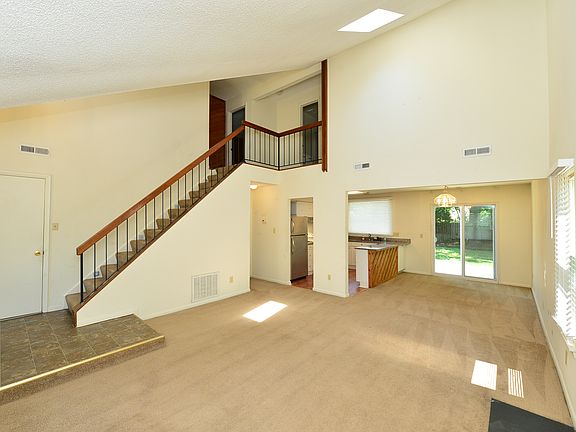 3rd image of 1548 Beachview Dr